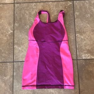 Good condition size 4 lululemon work out top